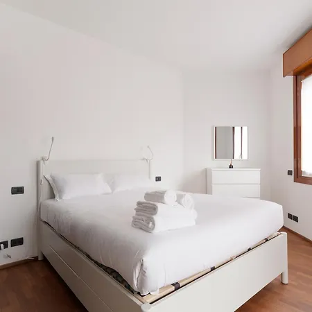 Daire Guesthost - Cozy In Citta Studi *