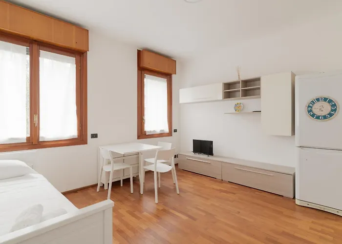 Guesthost - Cozy In Citta Studi * Milano