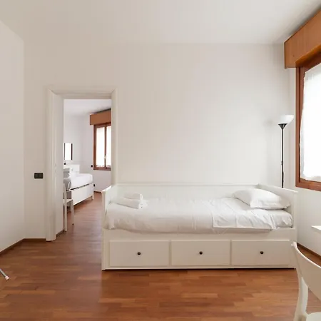 Appartement Guesthost - Cozy In Citta Studi
