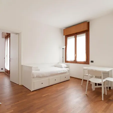 Guesthost - Cozy In Citta Studi Milano